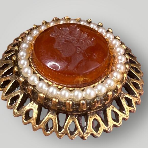 Vintage Florenza Cameo Locket Brooch & Earrings Set Cameo - Picture 10 of 12